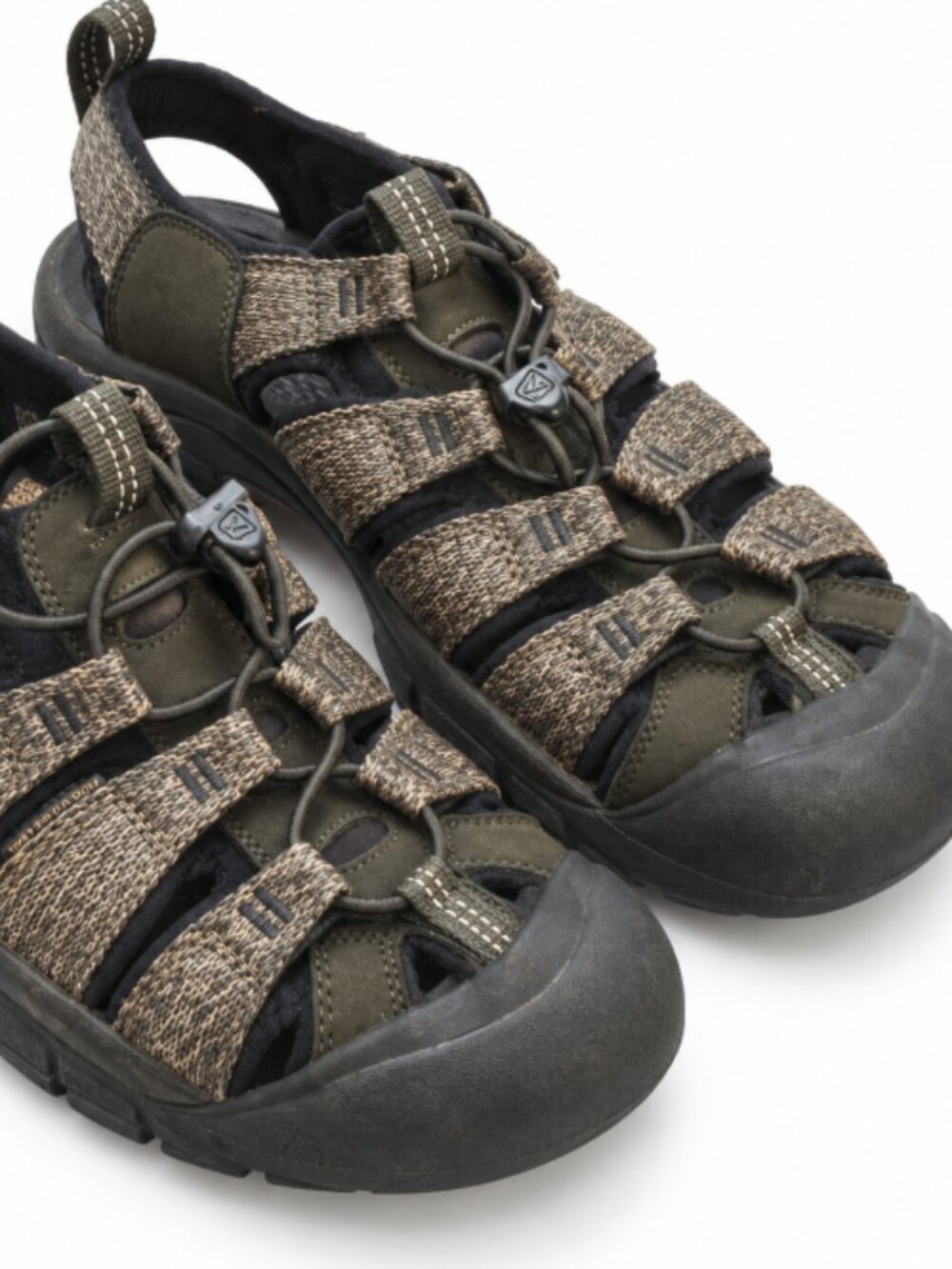 Men’s KEEN Newport H2 waterproof hiking and water sandals in Forest Night/Black.